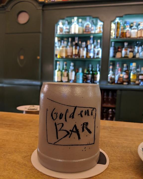 Die Goldene Bar